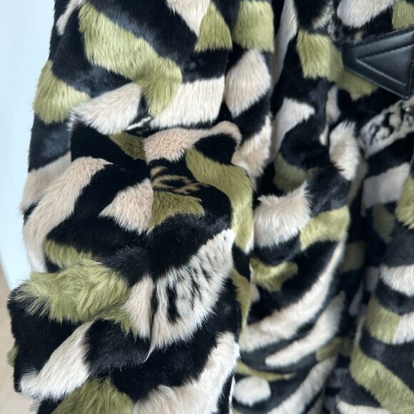 Versace Fur Graphic Coat - Picture 6 of 10